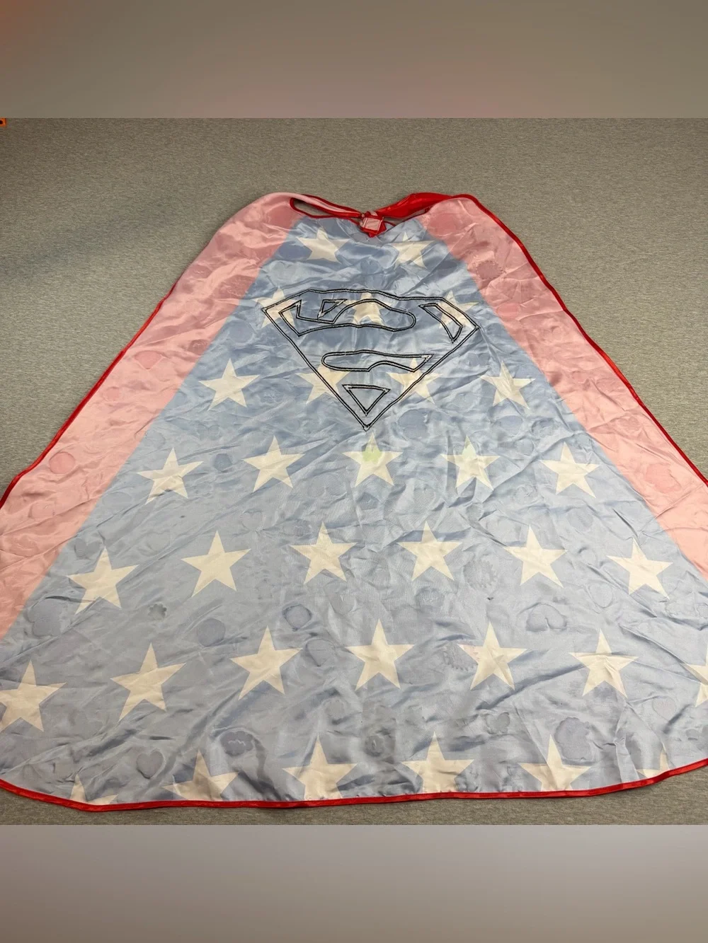 Superman Cape Six Flags Youth 7-12 Years Old 32” Long Sparkly Rainbows Stars